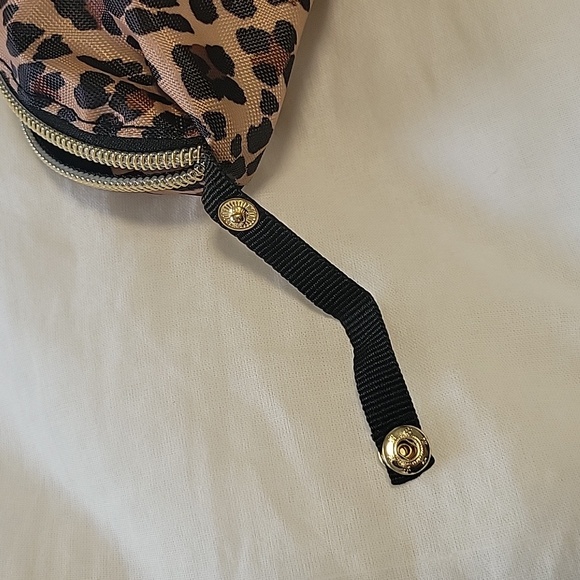 Itzy Ritzy Pacifier Holder Leopard Print - Picture 3 of 4